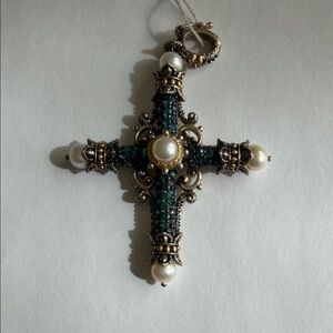Elegant Silver and Pearl Cross Necklace